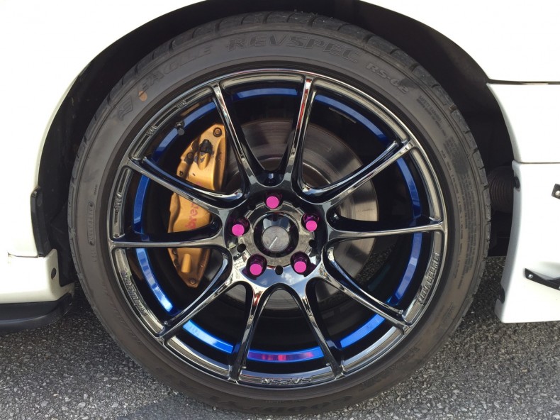 タイヤホイール前