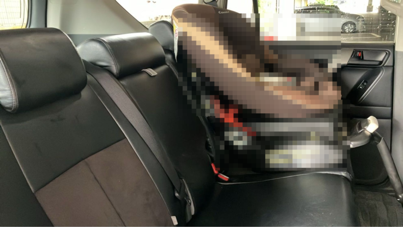 内装後方シート