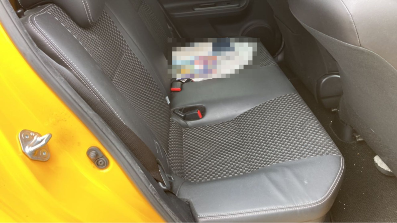 内装後方シート