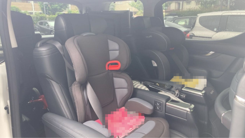 内装後方シート