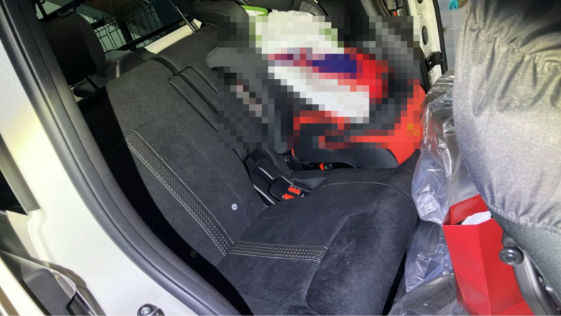 内装後方シート