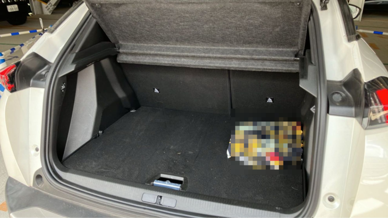 内装トランク