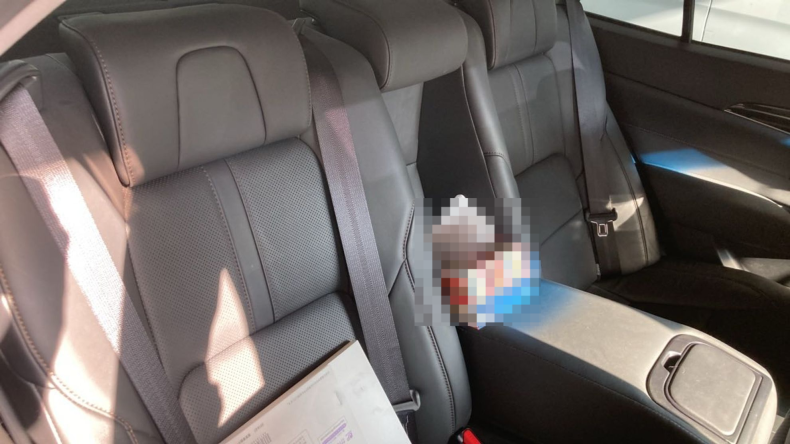 内装後方シート