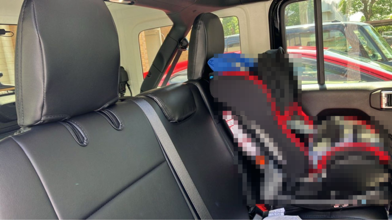 内装後方シート