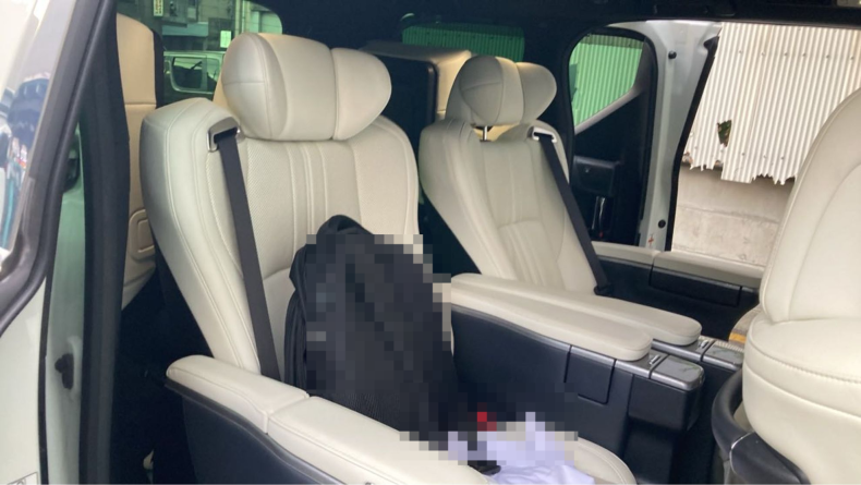 内装後方シート