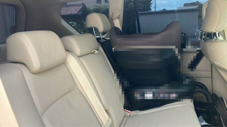 内装後方シート