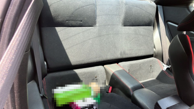 内装後方シート