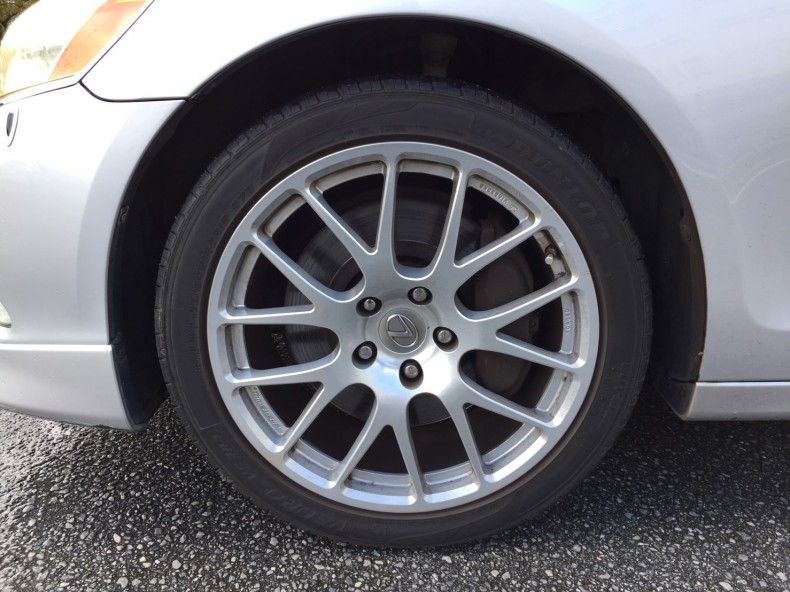 タイヤホイール前