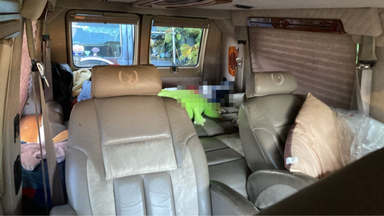 内装後方シート