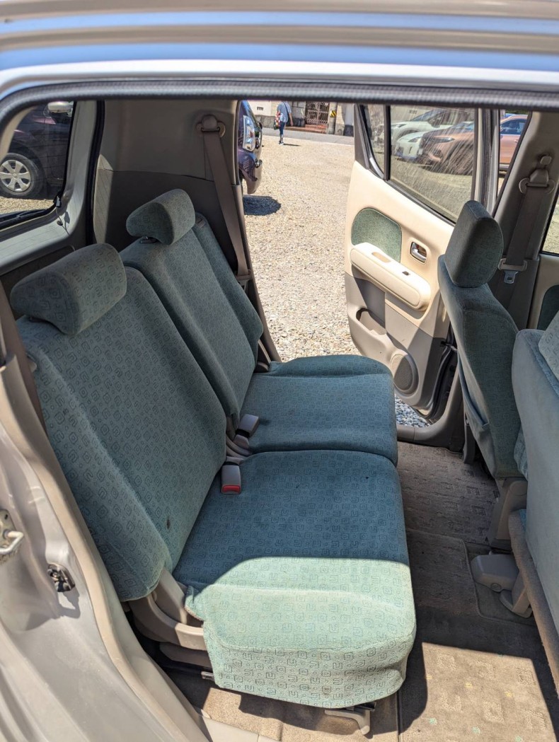 内装後方シート