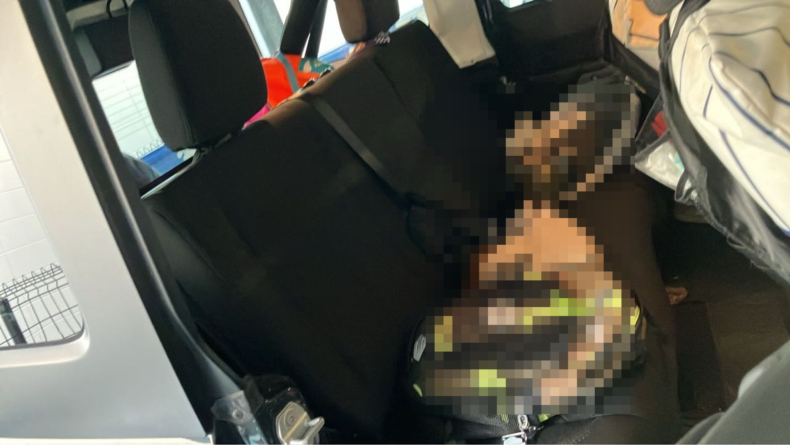 内装後方シート