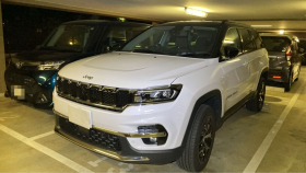 クライスラー・ジープ/ジープ・コマンダー-250803