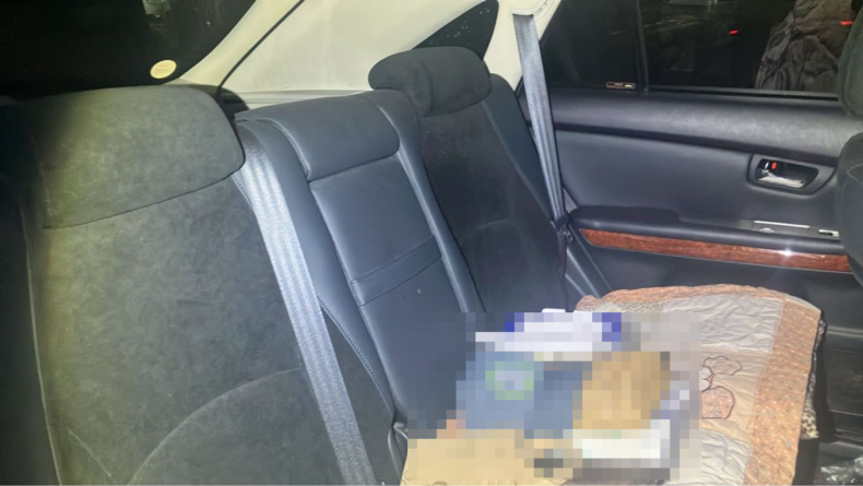 内装後方シート