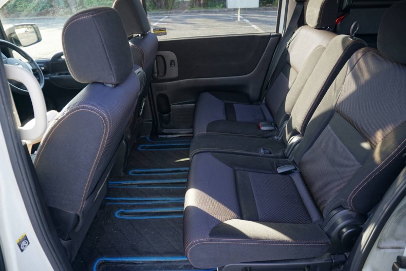 内装後方シート