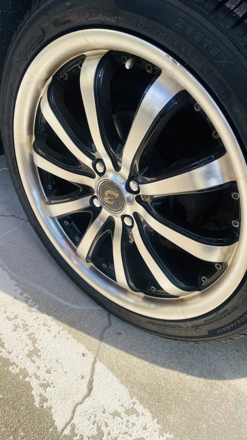 タイヤホイール前