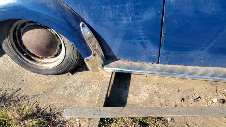 タイヤホイール前