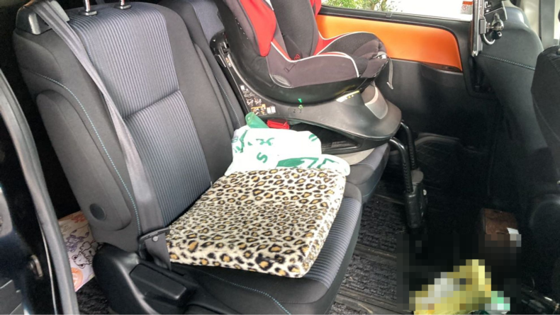 内装後方シート