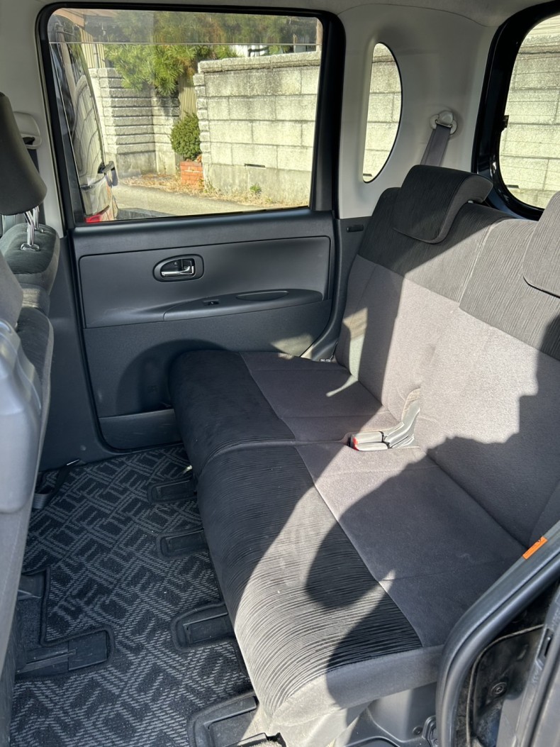 内装後方シート