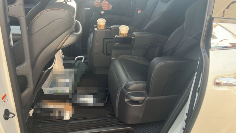 内装後方シート