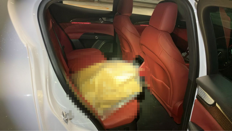 内装後方シート