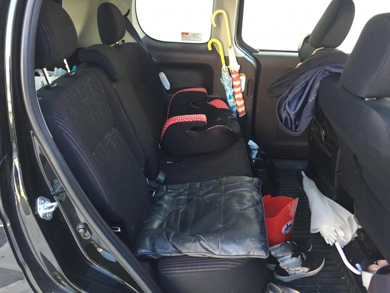 内装後方シート