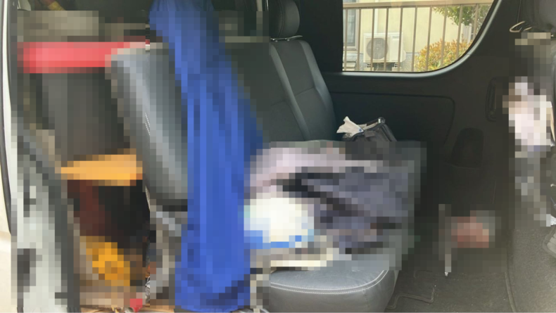 内装後方シート