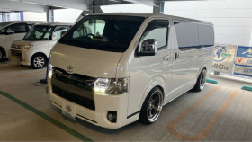 トヨタ/ハイエースバン-260509