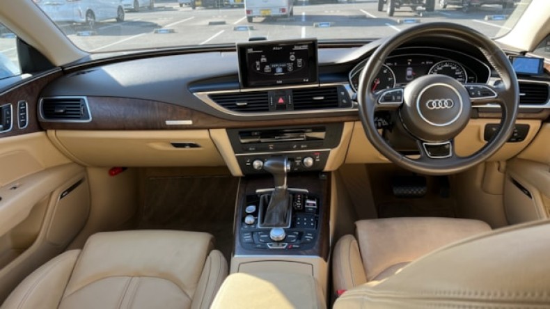 内装インパネ全体