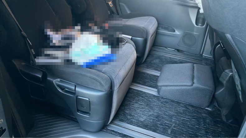 内装後方シート