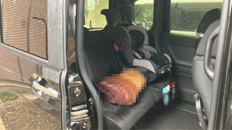 内装後方シート