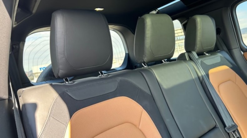 内装後方シート