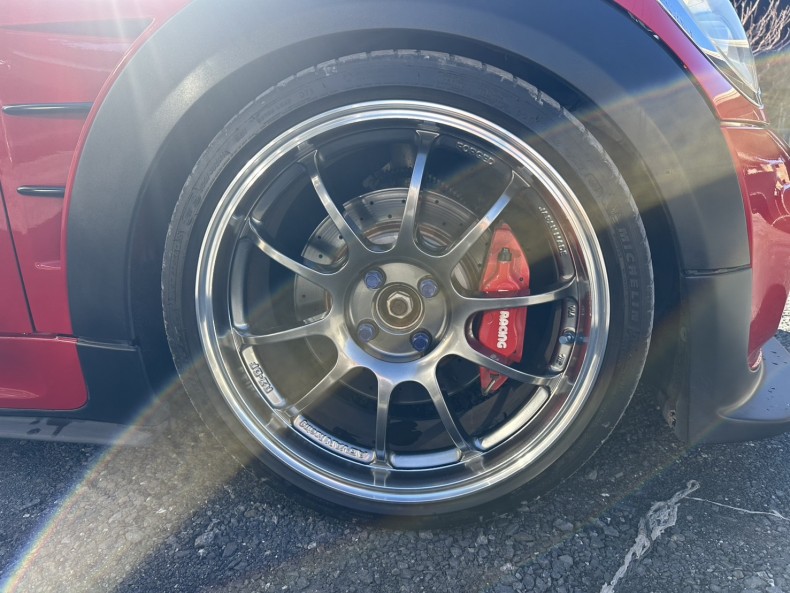 タイヤホイール前