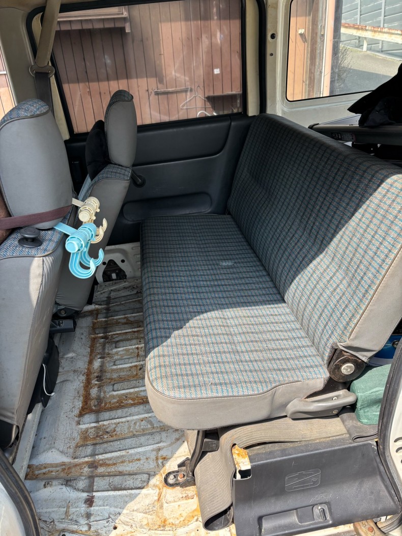 内装後方シート