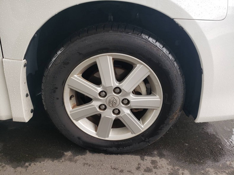 タイヤホイール前