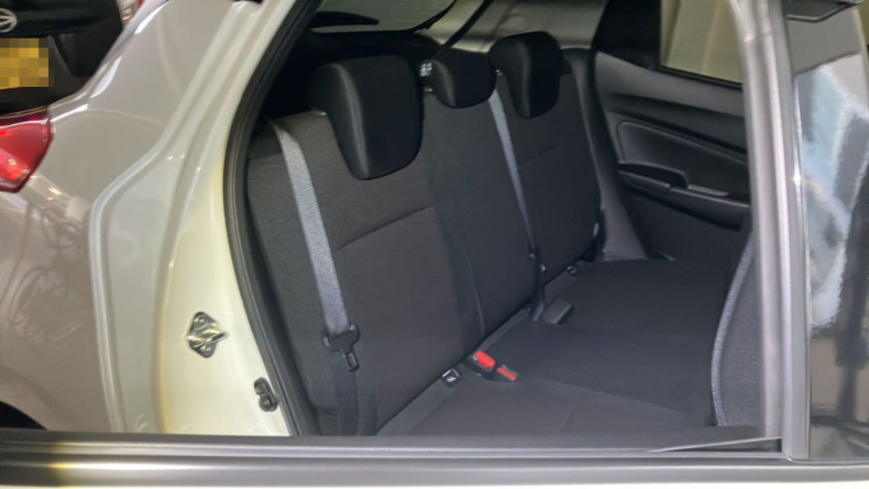 内装後方シート