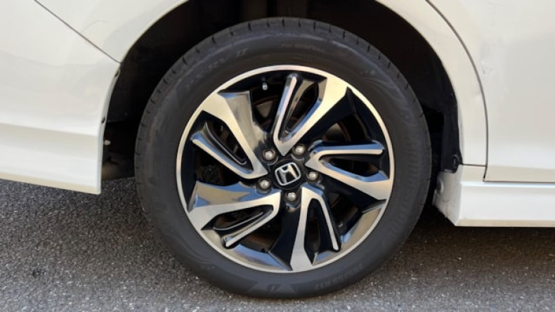 タイヤホイール後