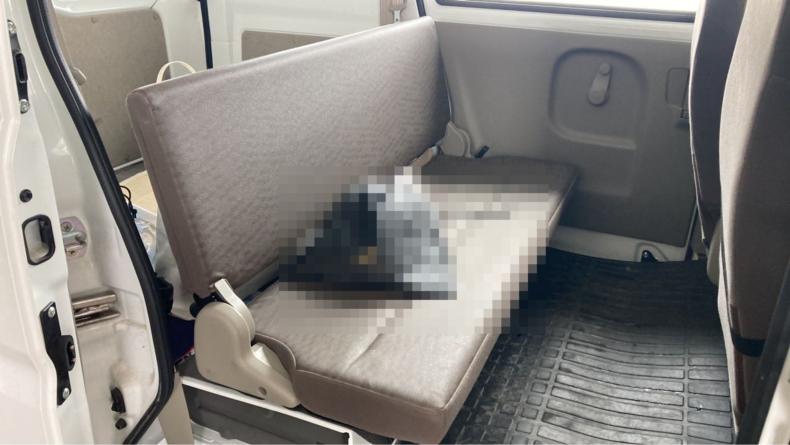 内装後方シート