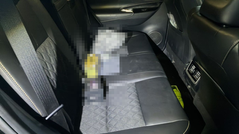 内装後方シート