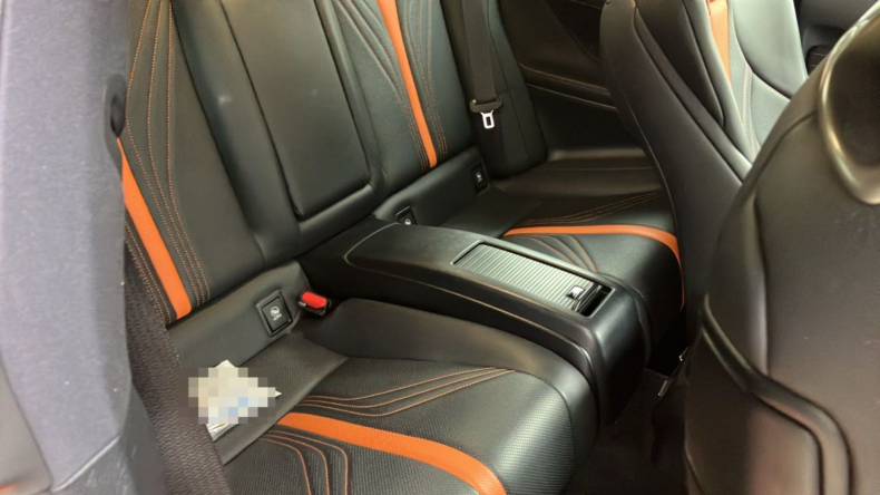 内装後方シート