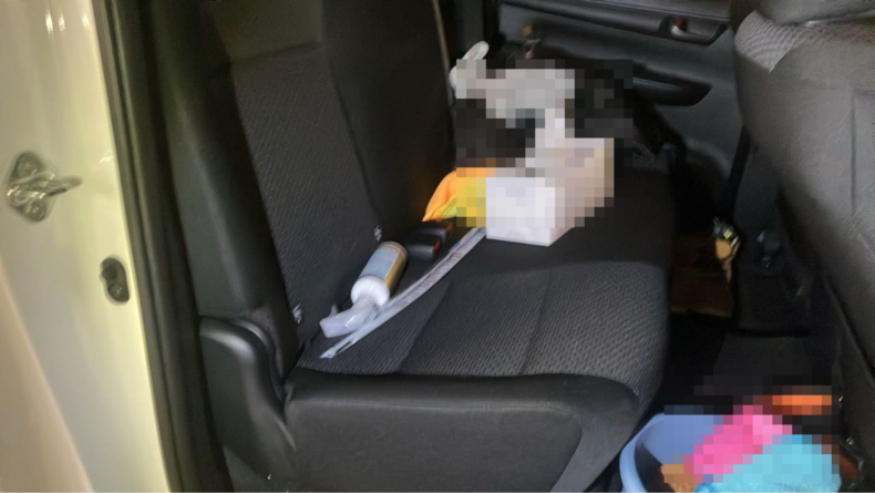 内装後方シート