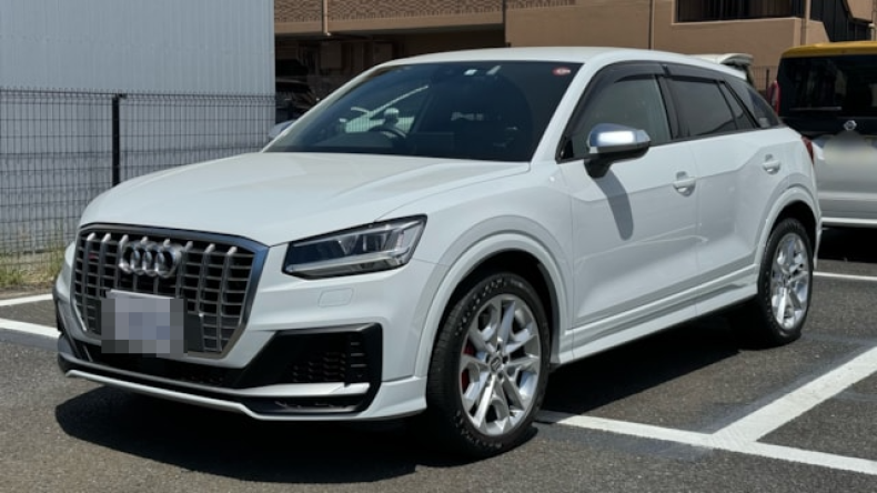 アウディ ＳＱ２の売買実績画像