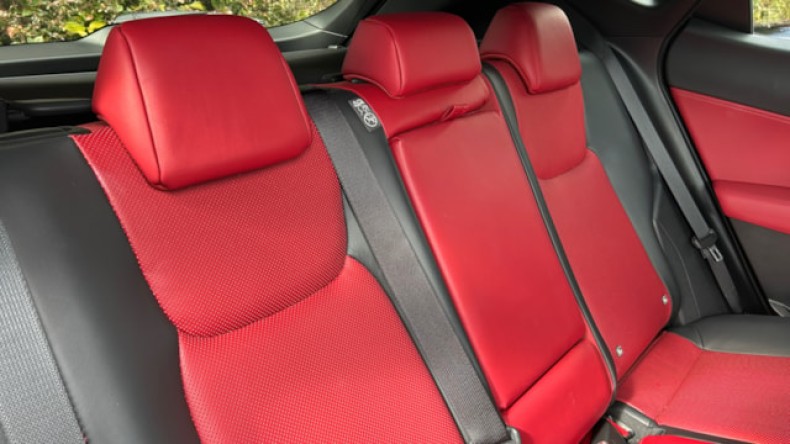 内装後方シート