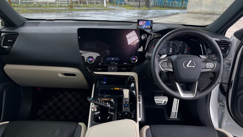 内装インパネ全体