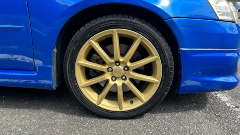 タイヤホイール前