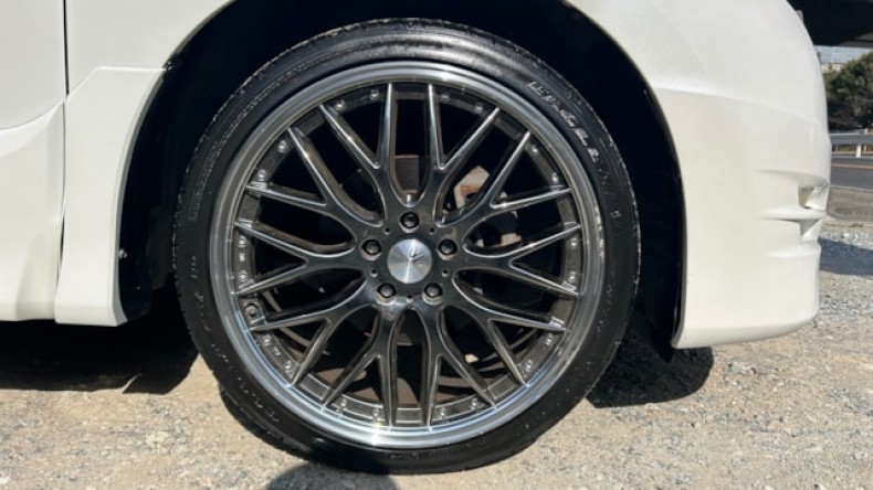 タイヤホイール前