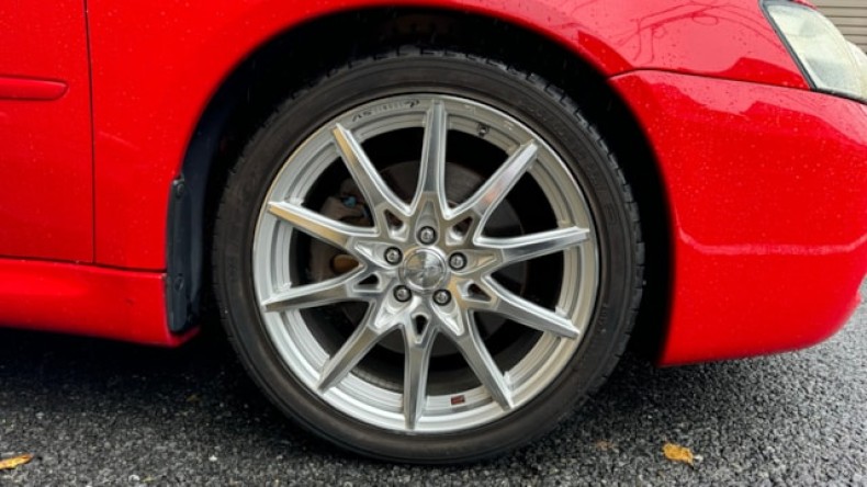 タイヤホイール前