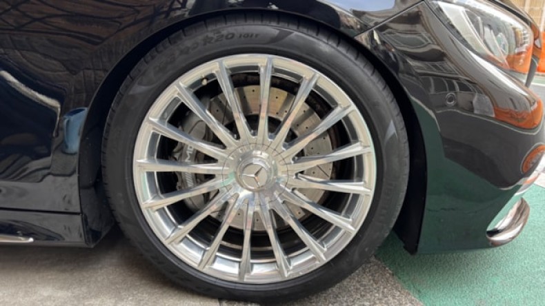 タイヤホイール前