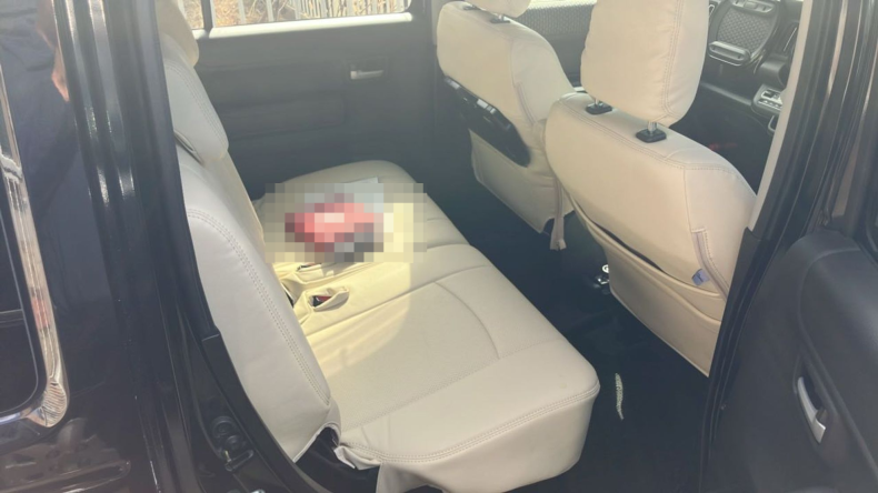 内装後方シート