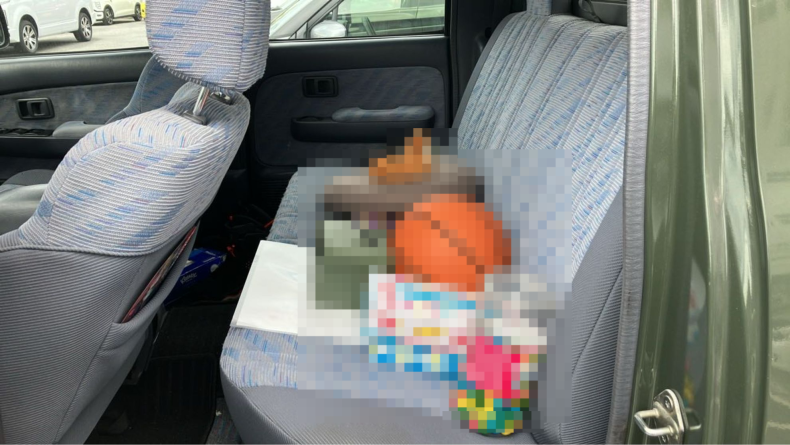 内装後方シート