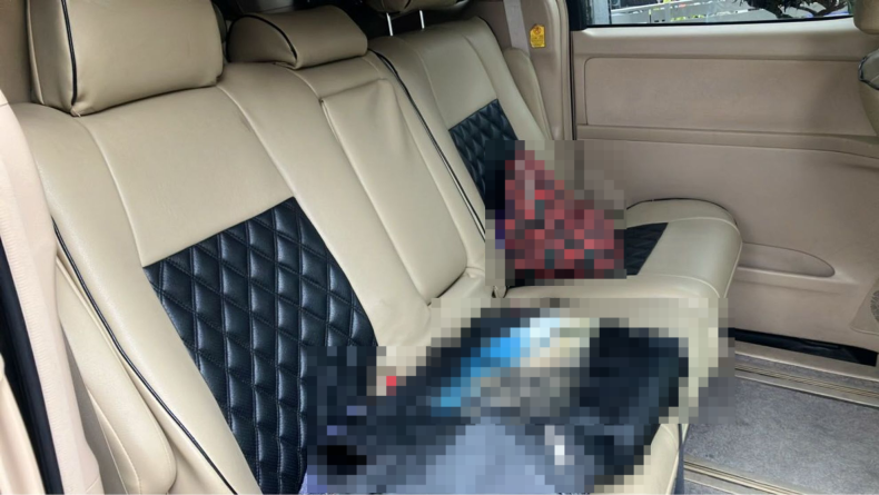 内装後方シート